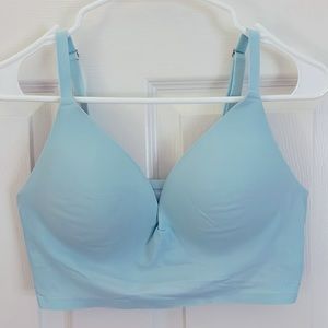 Victoria’s Secret PINK sports bra